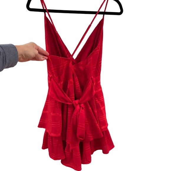 Selfie Leslie Sleeveless Mini V Neck Dress Criss Cross Back Bow 14 July 4 USA - Picture 2 of 6